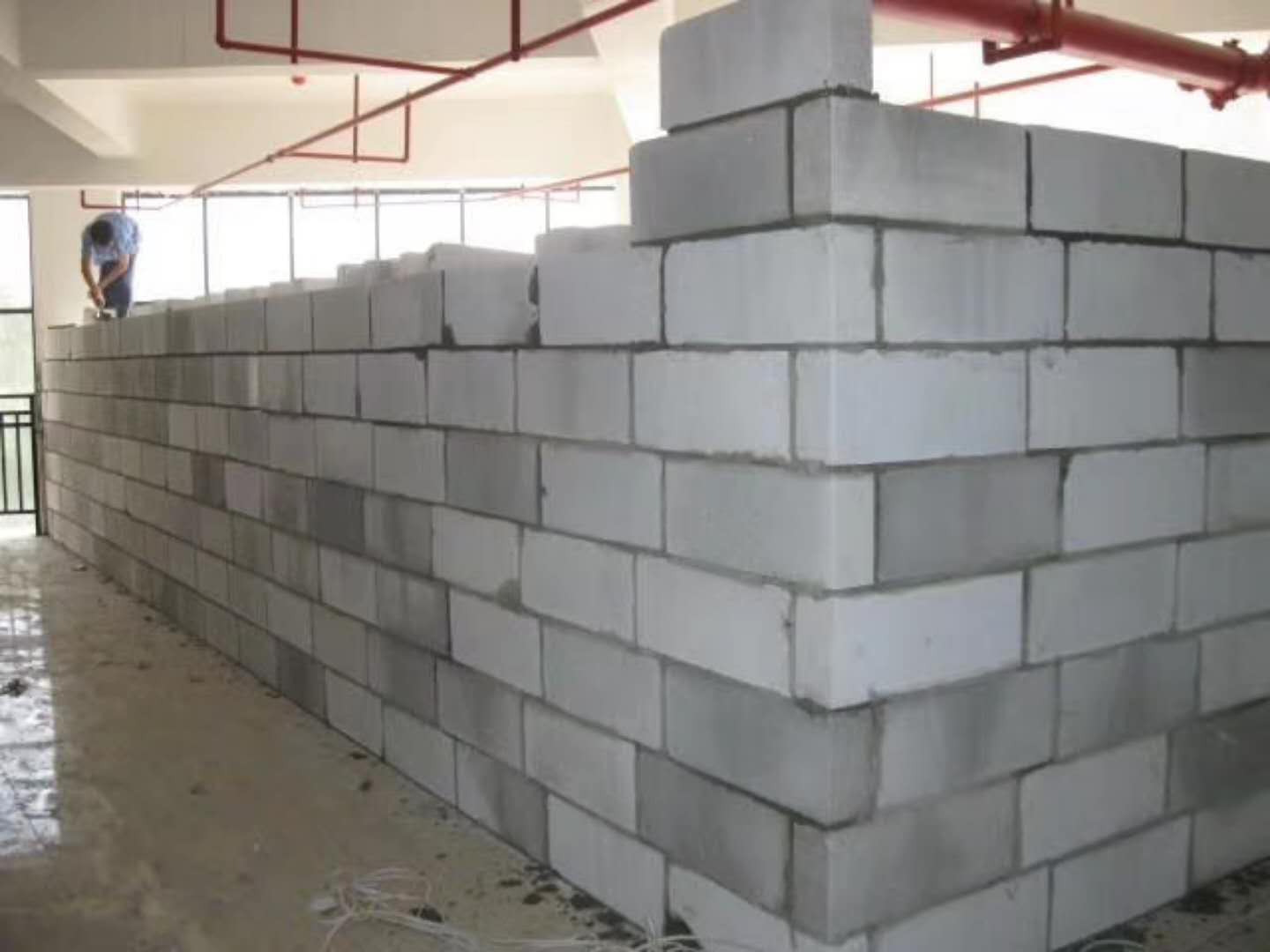 陇川蒸压加气混凝土砌块承重墙静力和抗震性能的研究